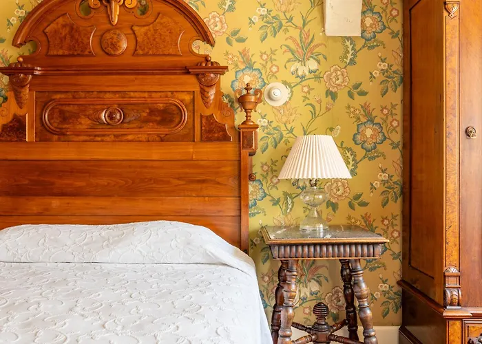 Martine Inn